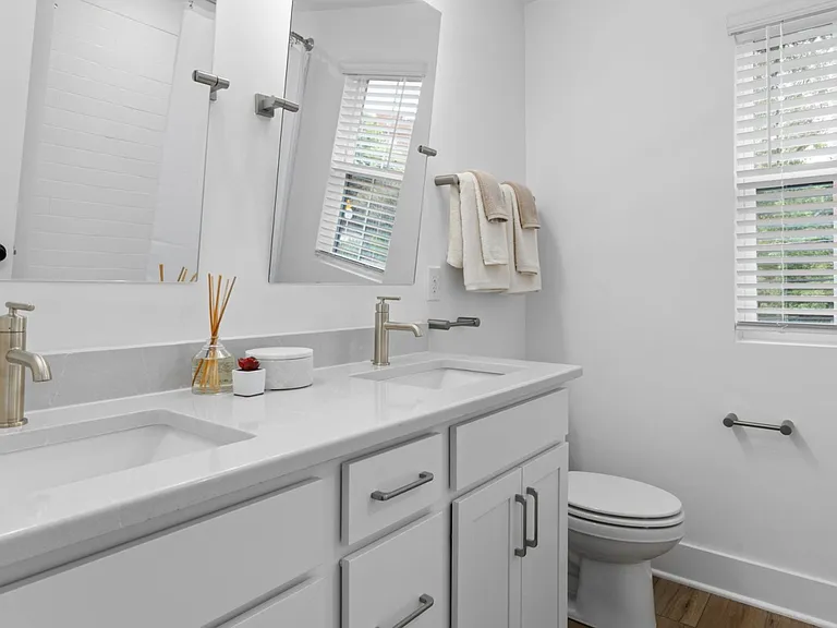 Abode Hargett — Photo 33