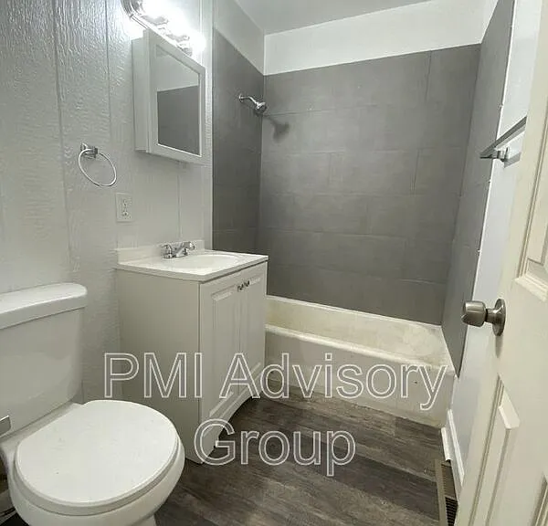 409 SE 34th St — Photo 11