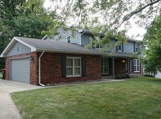5908 N Briarwood Ln, Peoria, IL