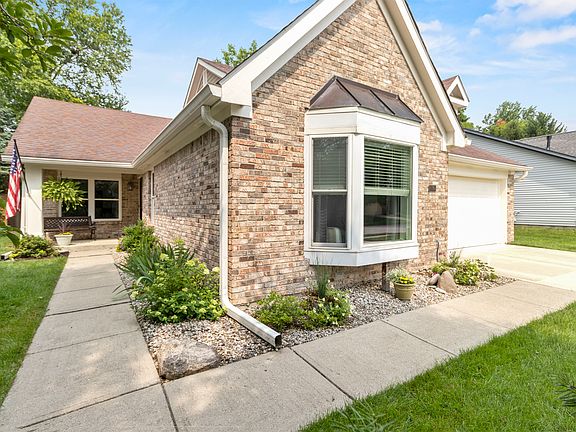 2nd image of 10784 Belair Dr