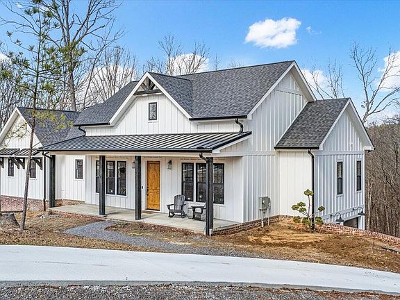 3rd image of 370 Whiskey Way