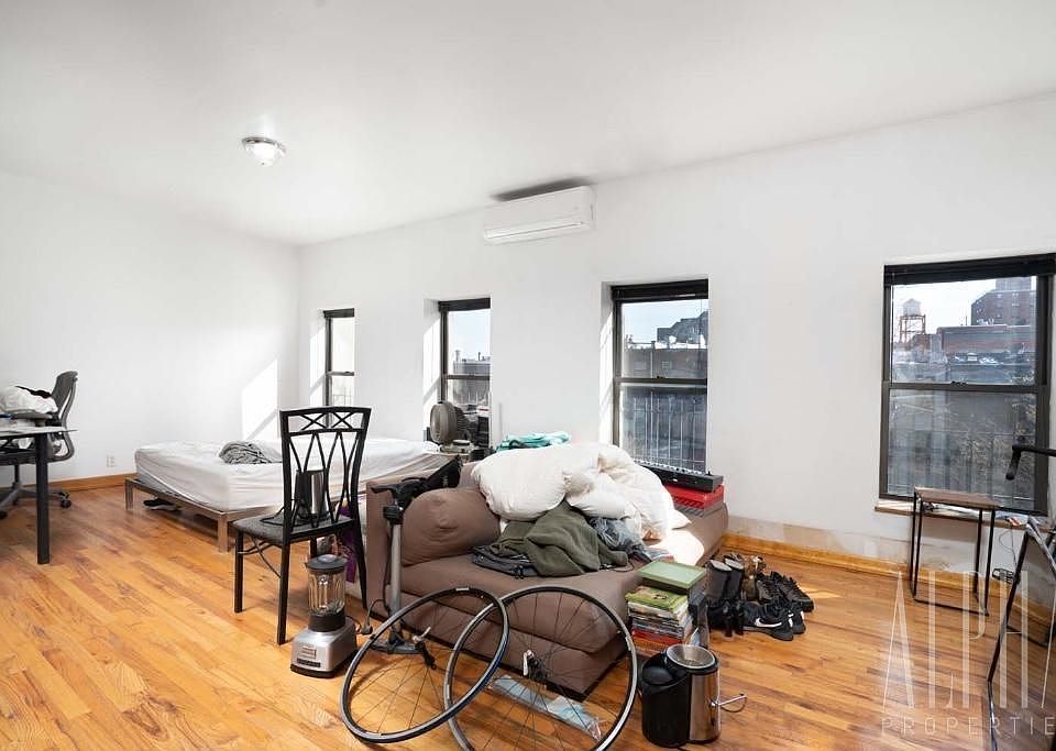 1st image of 330 E 117th St #4R