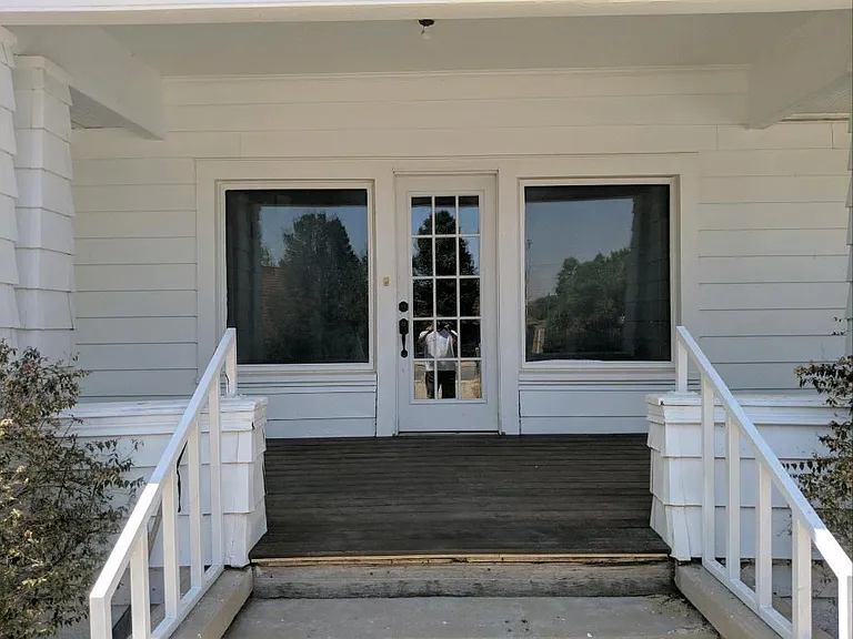 405 W Grand Ave — Photo 9