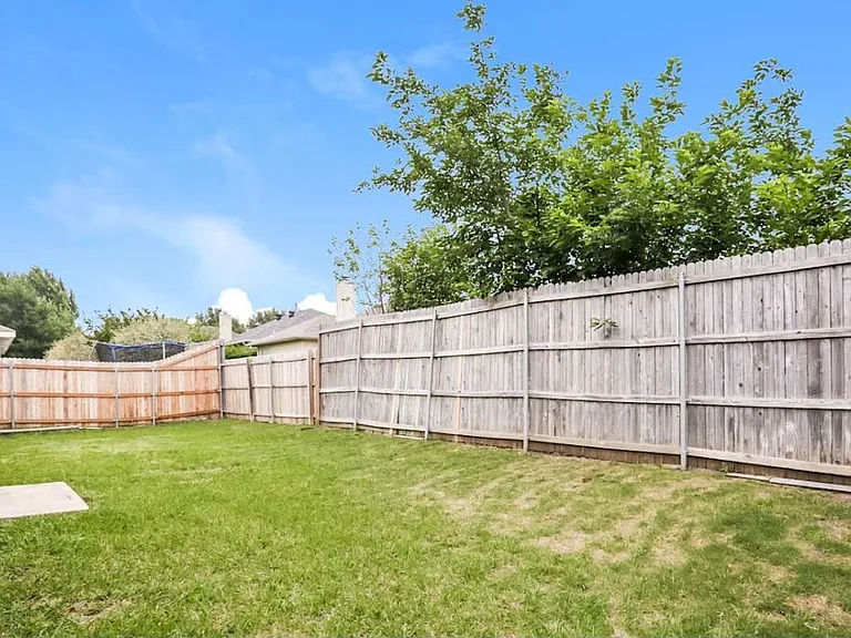 616 Saint Eric Dr — Photo 7