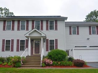 22 Gray Coach W, Cranston, RI 02921