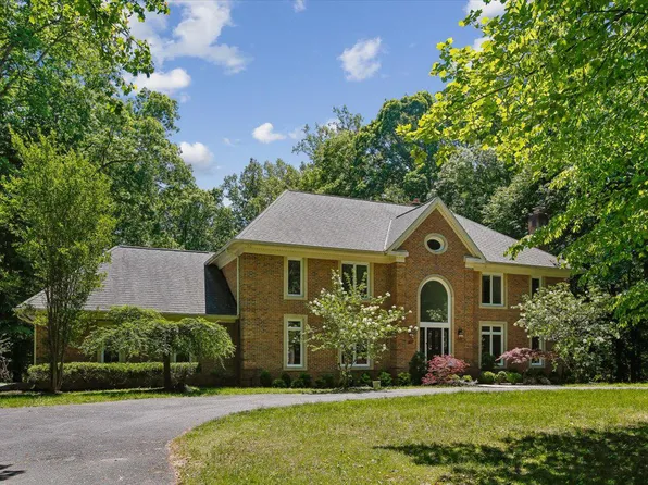 9455 Newbridge Dr, Rockville, MD 20854