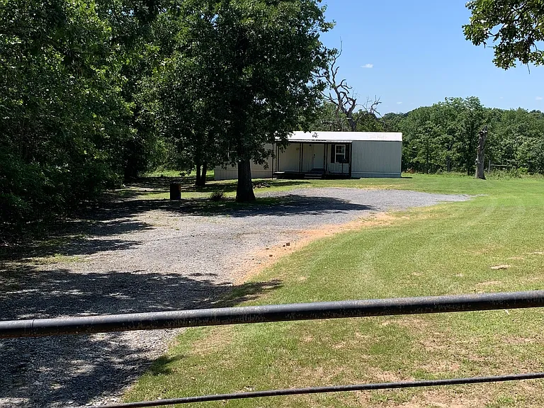 1626 Fulkerson Rd — Photo 2