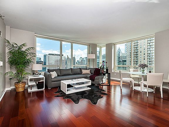 2nd image of 33 W Ontario St APT 37B