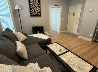 131 Court St #1R, Plymouth, MA 02360