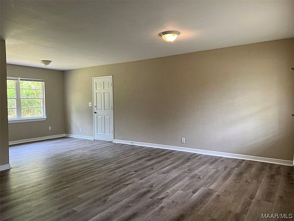 4th image of 963 Parkwood Dr