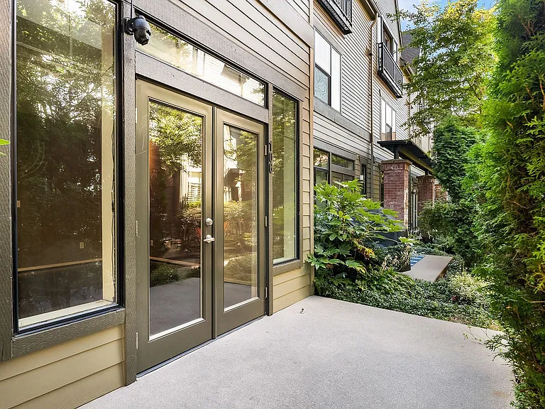 10410 NE 12th St #106 — Photo 14
