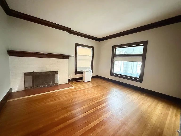 522 E Chestnut St — Photo 4
