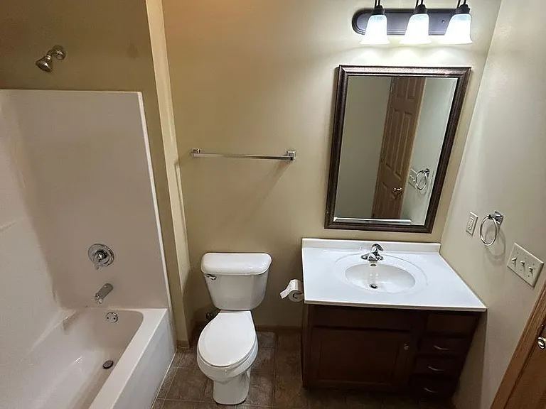 1530 Williamsburg Pl #D — Photo 7
