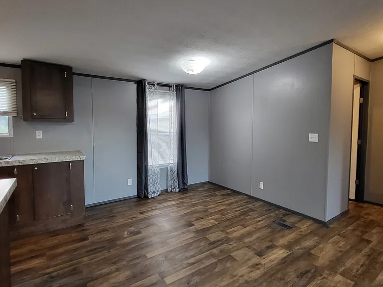 21516 Cherry Hollow Dr — Photo 16