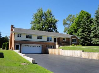 725 W Gilford Rd, Caro, MI 48723