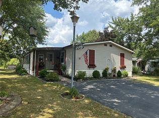 225 Sunset Dr, Holley, NY 14470