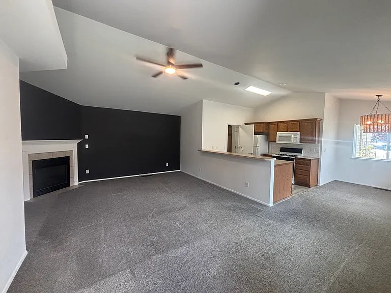 751 NE Savannah Dr — Photo 5