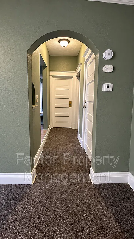 4 bed, 1.0 bath, 800 sqft, $1,495 — Photo 4
