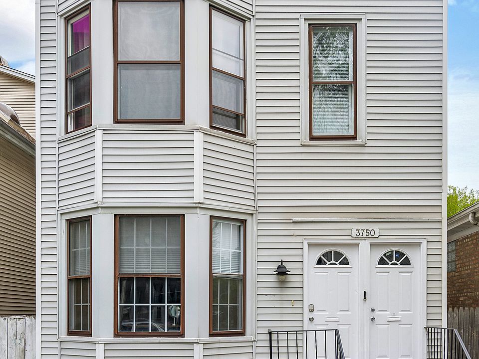 1st image of 3750 N Albany Ave #1