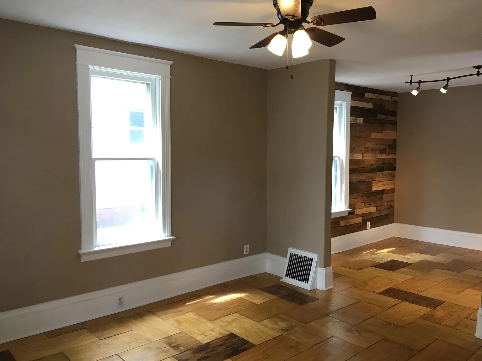 4 bed, 1750 sqft, $2,150 — Photo 2
