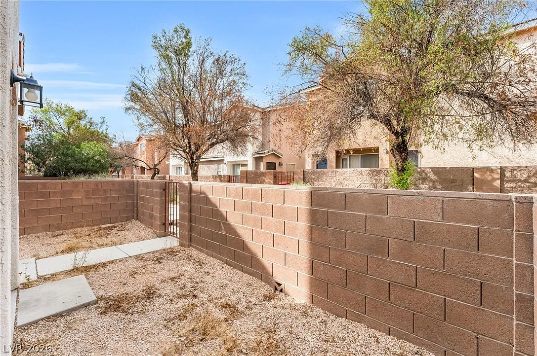 3 bed, 3.5 bath, 1435 sqft, $1,700 — Photo 4