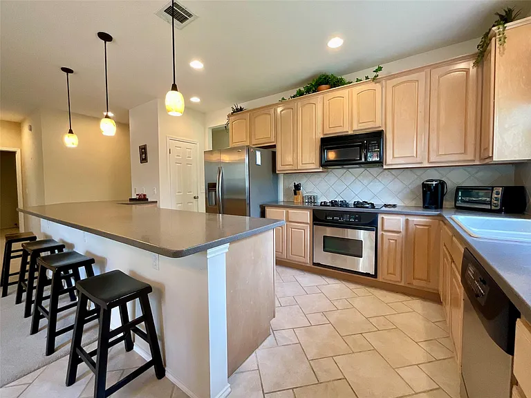 7008 Albacete Ln — Photo 14