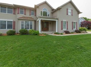 60546 Woodstock Dr, South Bend, IN 46614