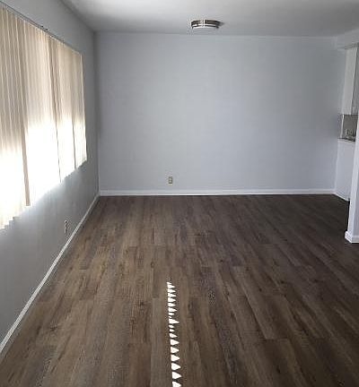 2nd image of 1125 6th St Unit 9
