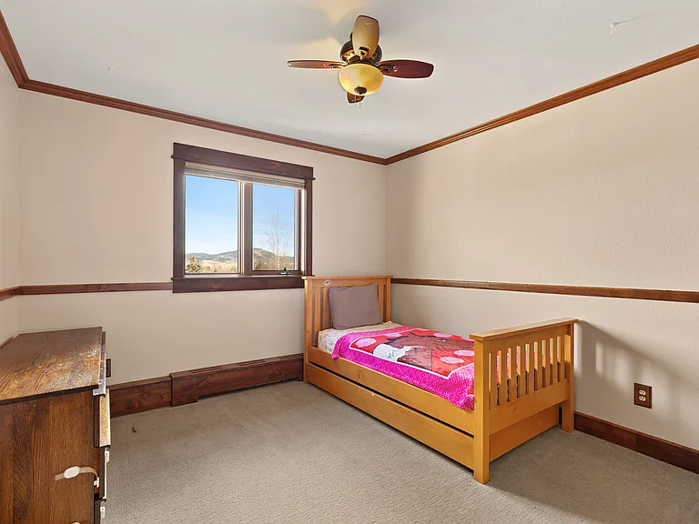 131 Erik Dr — Photo 16