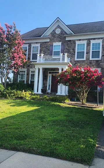 10 Columbia Way — Photo 1