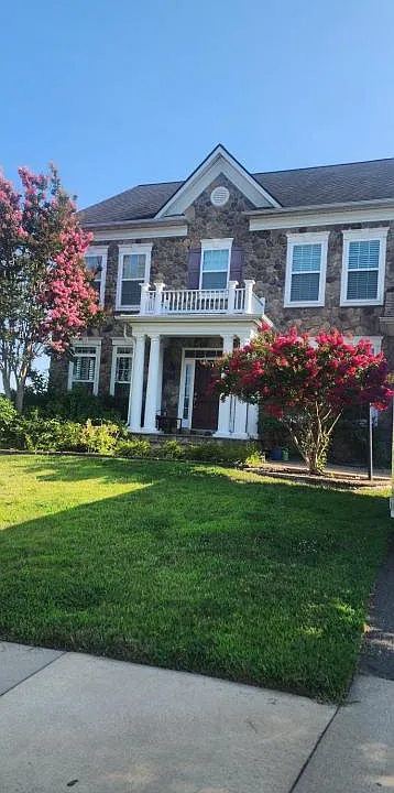 10 Columbia Way