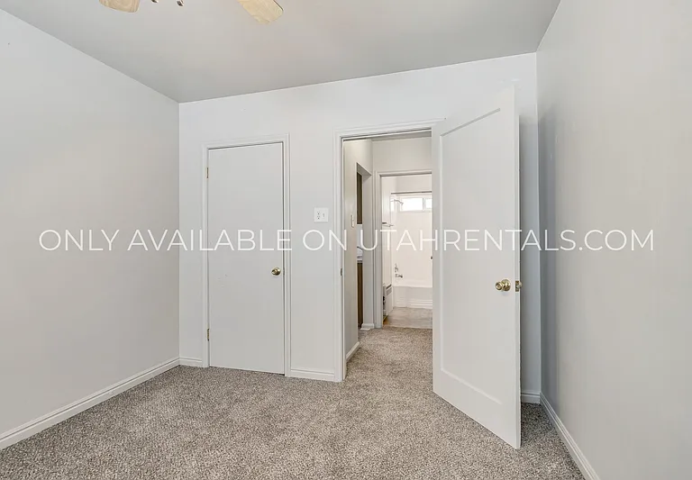 511 N 100 W #8 — Photo 11