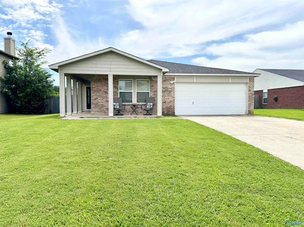 119 Firefly Ln, Owens Cross Roads, AL 35763