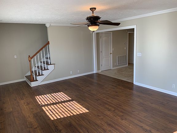 3rd image of 804 Buckhaven Dr