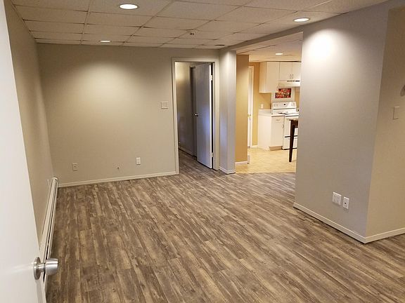 3rd image of 107 Lone Oak Path