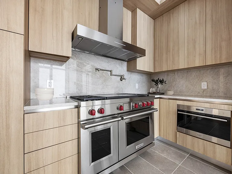 8 Spruce St #N — Photo 6
