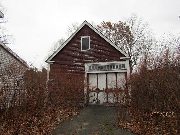 3rd image of 288 Shaker Road