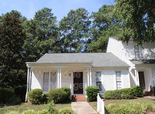 109 Planetree Ln, Cary, NC 27511