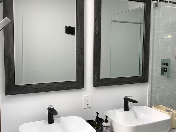 Master Bathroom detail