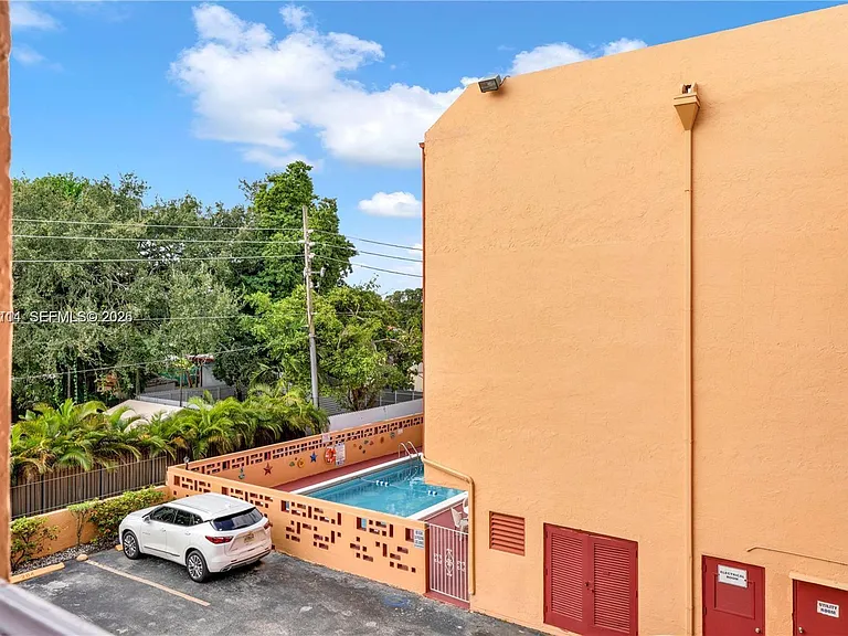 6200 W Flagler St #301 — Photo 13