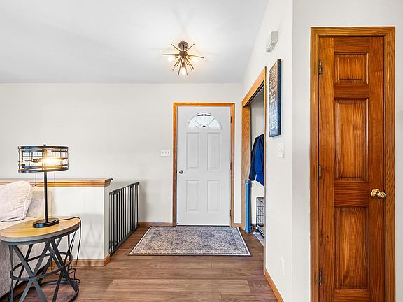 3rd image of 1205 Huron WAY