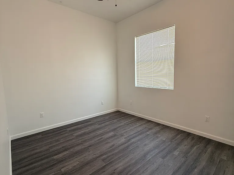 1821 N Ave #1 — Photo 5