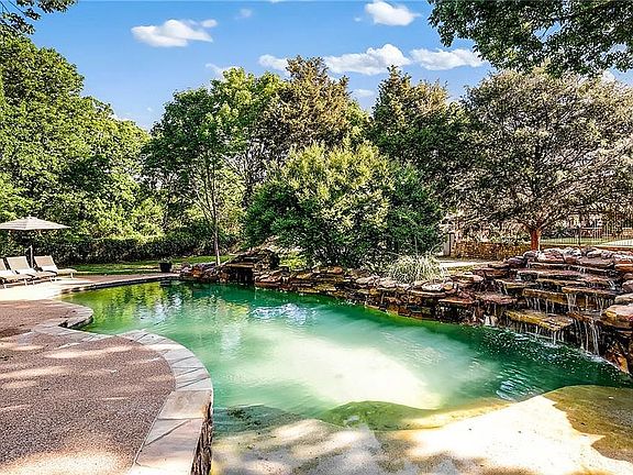 3rd image of 294 Texoma Dr