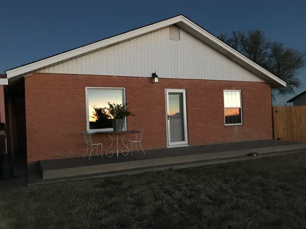 107 S Western Ave, Happy, TX 79042