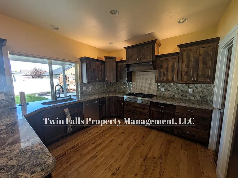 768 Sun Peak Way — Photo 7