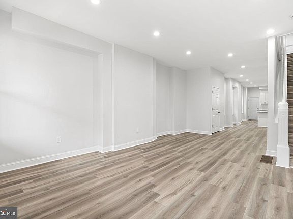 5th image of 5312 Master St