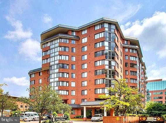 2nd image of 1001 N Vermont St APT 610