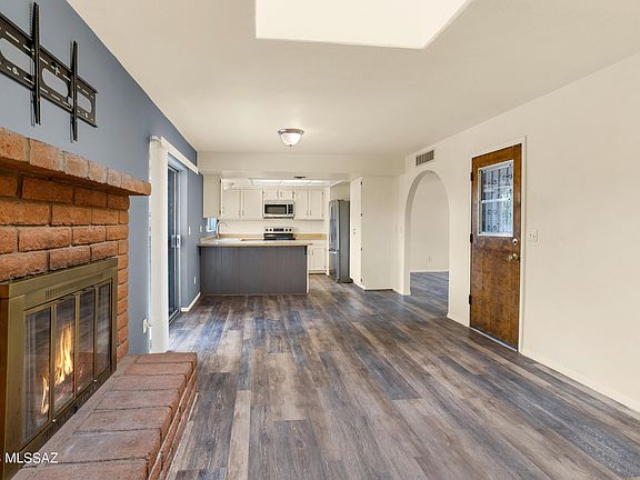 4th image of 8030 N Soledad Ave