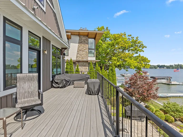 7002 Silver Lake Dr NE — Photo 30