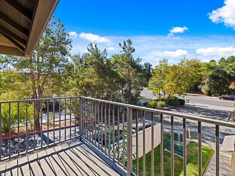 2648 Alpine Blvd #A — Photo 22